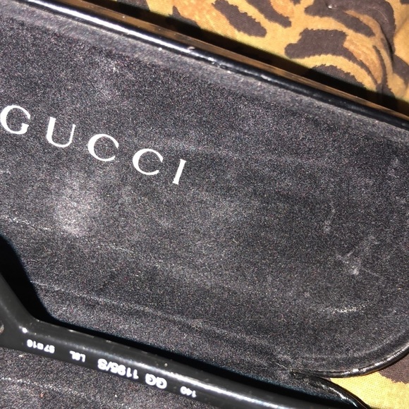 Gucci  black sunglasses w/ side protection great for driving dark lens - Picture 10 of 11
